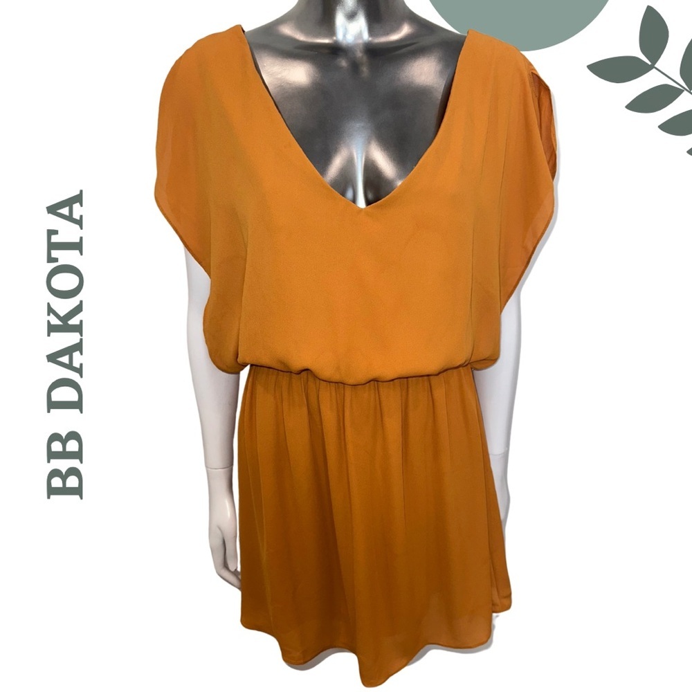 BB Dakota Women's Burnt Orange Mini Dress V Neck Short Sleeve Size Medium